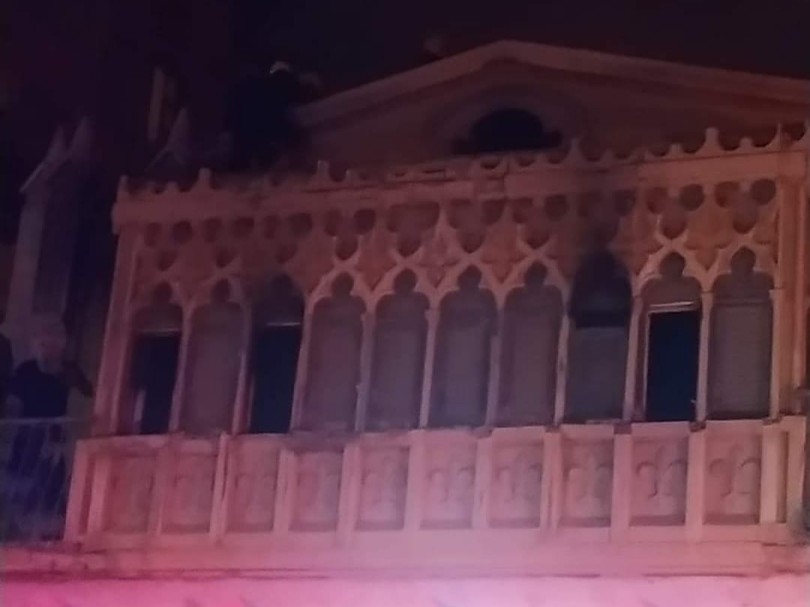 جانب من الدخان جانب من الدخان