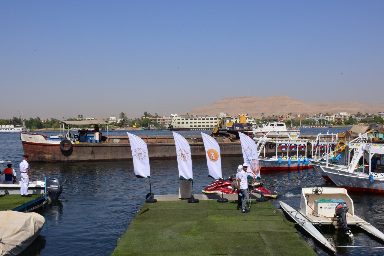 جانب من حملة نظافة نهر النيل بالأقصر جانب من حملة نظافة نهر النيل بالأقصر