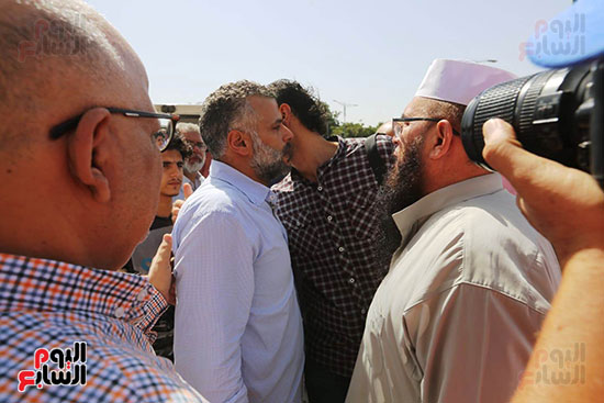 جنازة الراحل المخرج عبد اللطيف زكي (8) جنازة الراحل المخرج عبد اللطيف زكي (8)