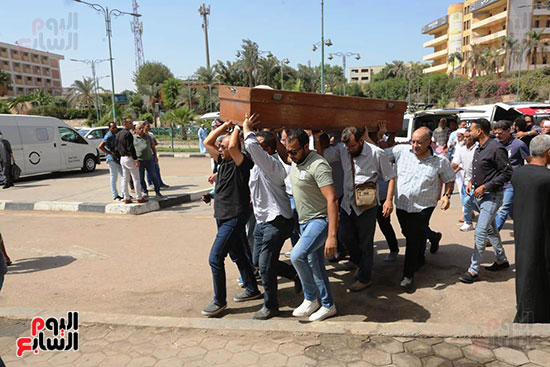 جنازة الراحل المخرج عبد اللطيف زكي (11) جنازة الراحل المخرج عبد اللطيف زكي (11)