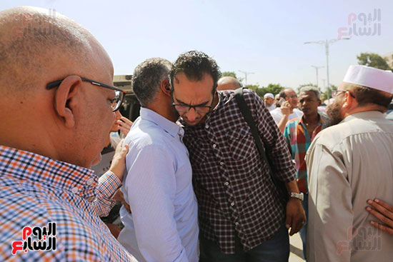 جنازة الراحل المخرج عبد اللطيف زكي (10) جنازة الراحل المخرج عبد اللطيف زكي (10)