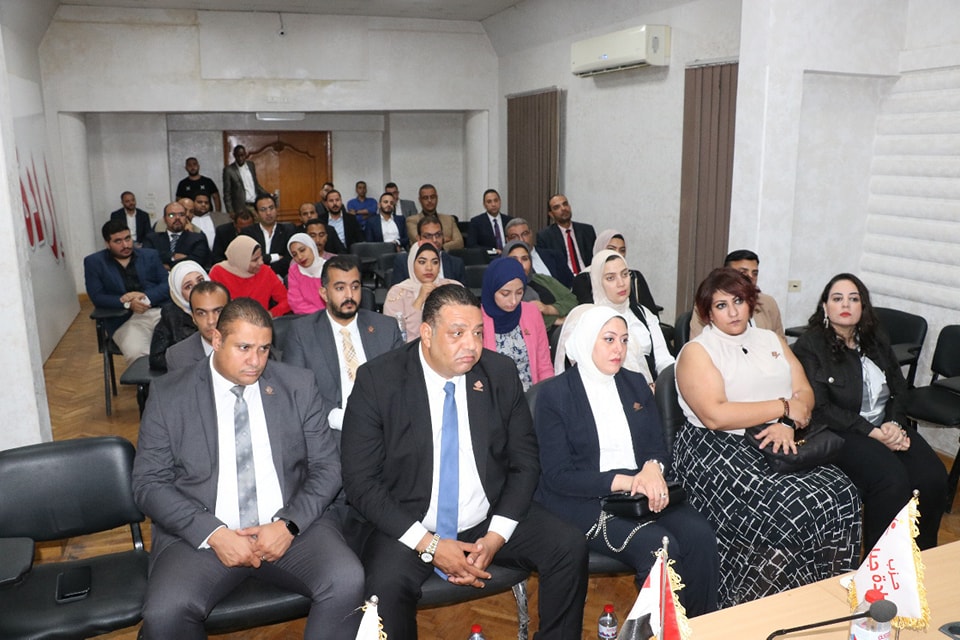 وفد التنسيقية يشارك في مبادرة الأحزاب والتغير المناخى (3) وفد التنسيقية يشارك في مبادرة الأحزاب والتغير المناخى (3)