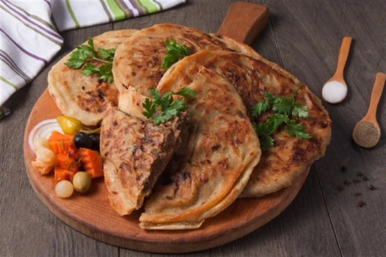 مكونات حواوشي البيض والخضار مكونات حواوشي البيض والخضار