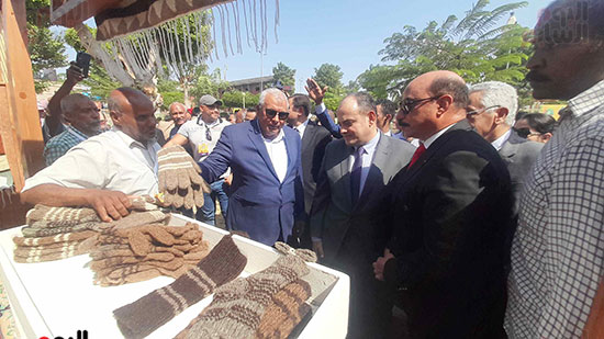 افتتاح-معرض-المنتجات-للمهرجان-الدولى-للتمور-بمدينة-أسوان--(15) افتتاح-معرض-المنتجات-للمهرجان-الدولى-للتمور-بمدينة-أسوان--(15)