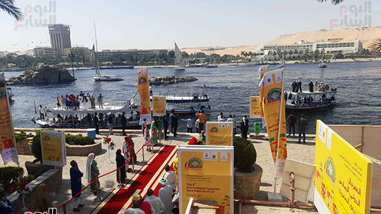افتتاح-معرض-المنتجات-للمهرجان-الدولى-للتمور-بمدينة-أسوان--(3) افتتاح-معرض-المنتجات-للمهرجان-الدولى-للتمور-بمدينة-أسوان--(3)