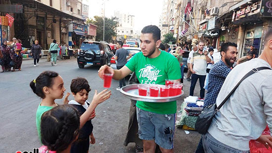 توزيع-شربات-الموز-وأرز-بلبن-فى-المولد-النبوى-(9) توزيع-شربات-الموز-وأرز-بلبن-فى-المولد-النبوى-(9)