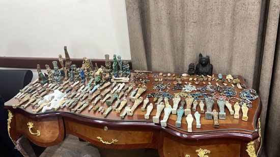 قطعة من المضبوطات قطعة من المضبوطات