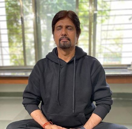 شبيه نجم بوليوود اميتاب باتشان