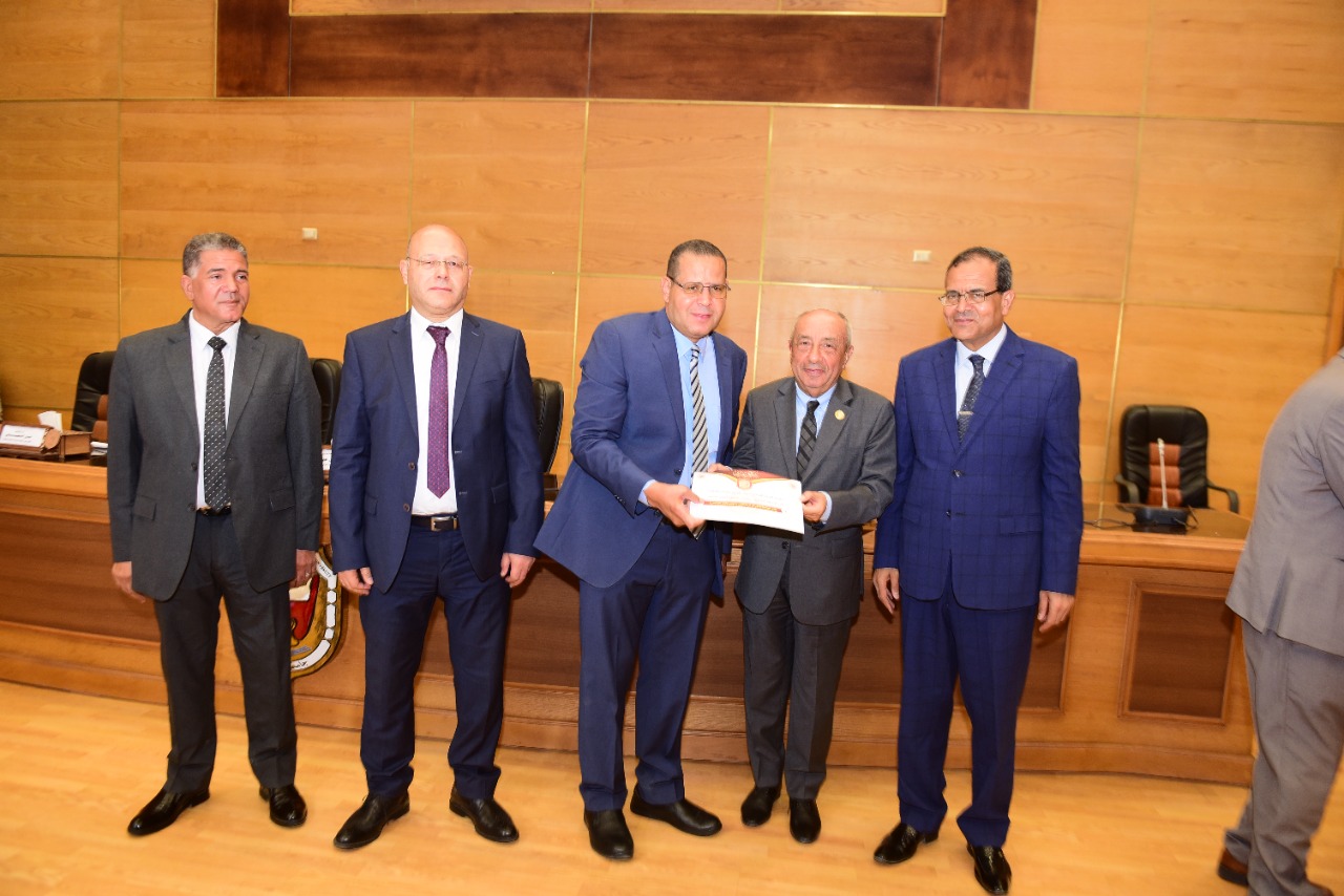 رئيس الجامعة ونقيب المهندسين (3) رئيس الجامعة ونقيب المهندسين (3)