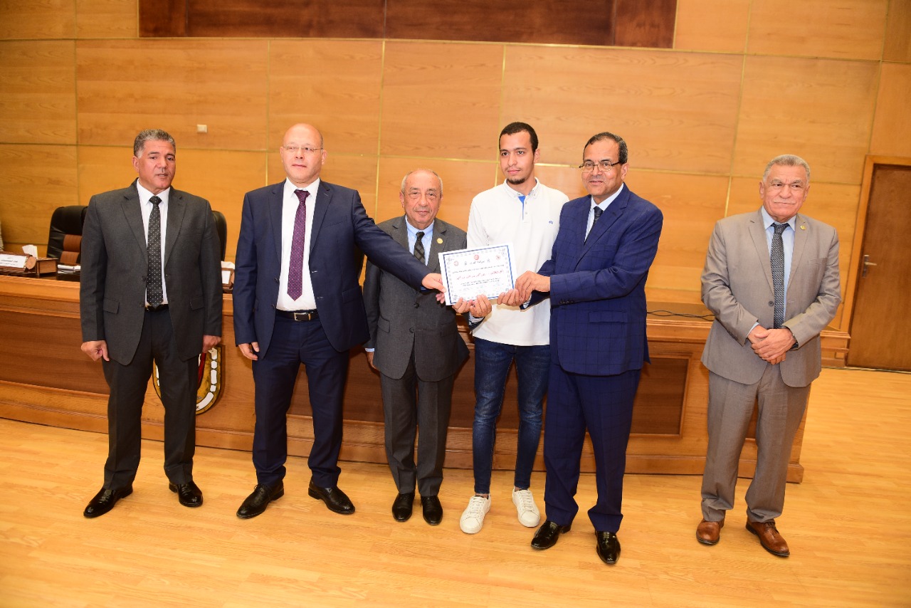 رئيس الجامعة ونقيب المهندسين (2) رئيس الجامعة ونقيب المهندسين (2)