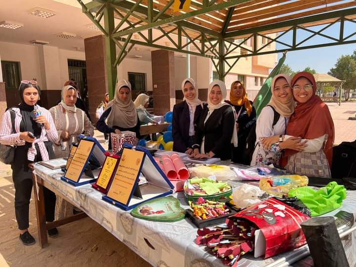 حفل استقبال طلاب بيطرى سوهاج (1) حفل استقبال طلاب بيطرى سوهاج (1)