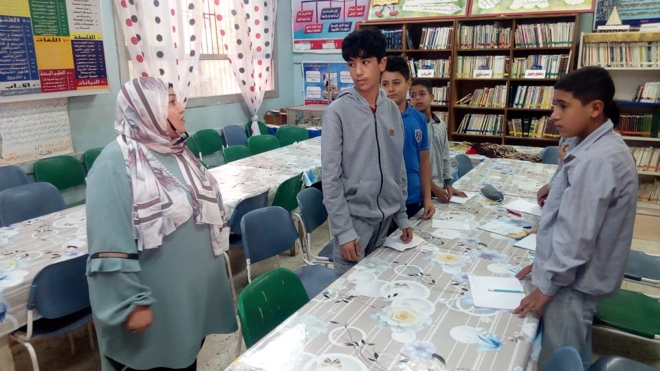 متابعة الأنشطة بالمكتبة