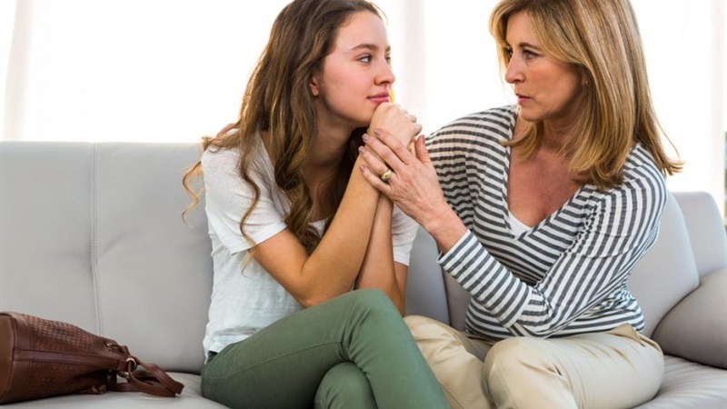 طرق هتساعدك أنك تكوني صديقة لبنتك طرق هتساعدك أنك تكوني صديقة لبنتك