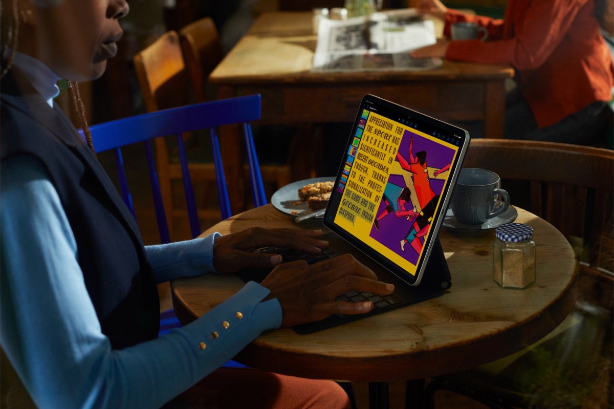 iPad Pro, (2) iPad Pro, (2)