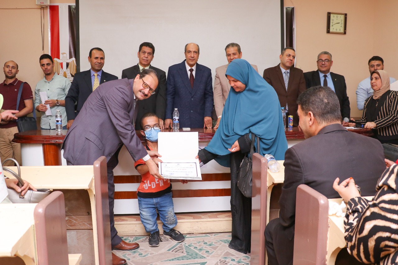 تكريم جامعة الزقازيق لأهالى الطلاب تكريم جامعة الزقازيق لأهالى الطلاب