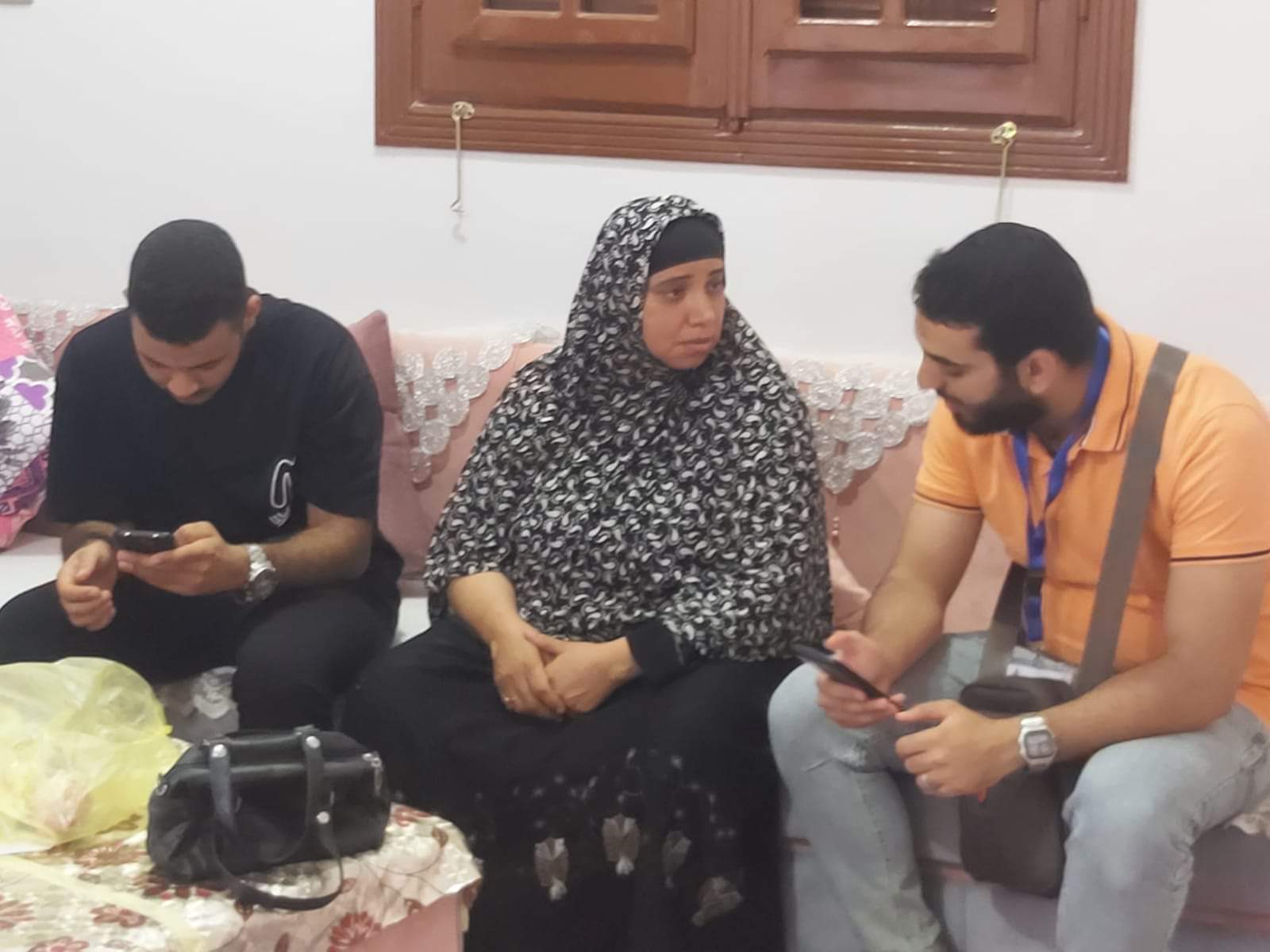 الفريق الطبى أثناء المسح الفيروسات الكبدية الفريق الطبى أثناء المسح الفيروسات الكبدية