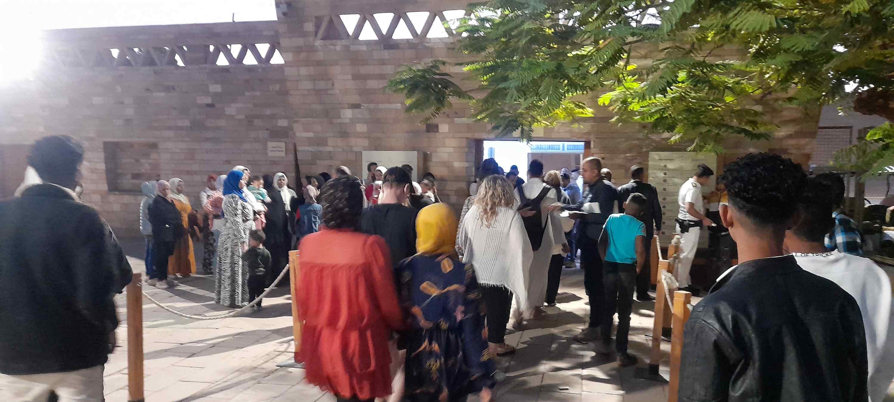 بدء توافد السائحين على معبد أبوسمبل (3) بدء توافد السائحين على معبد أبوسمبل (3)