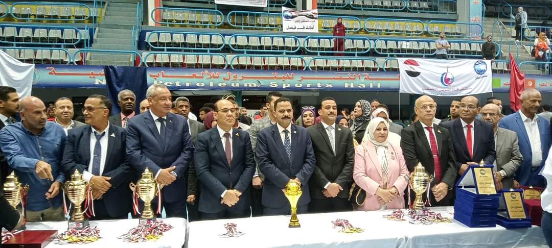 مستقبل وطن ينظم حفل نهائي دوري مستقبل وطن لكرة القدم في السويس بحضور قيادات ونواب الحزب بالمحافظة (9) مستقبل وطن ينظم حفل نهائي دوري مستقبل وطن لكرة القدم في السويس بحضور قيادات ونواب الحزب بالمحافظة (9)