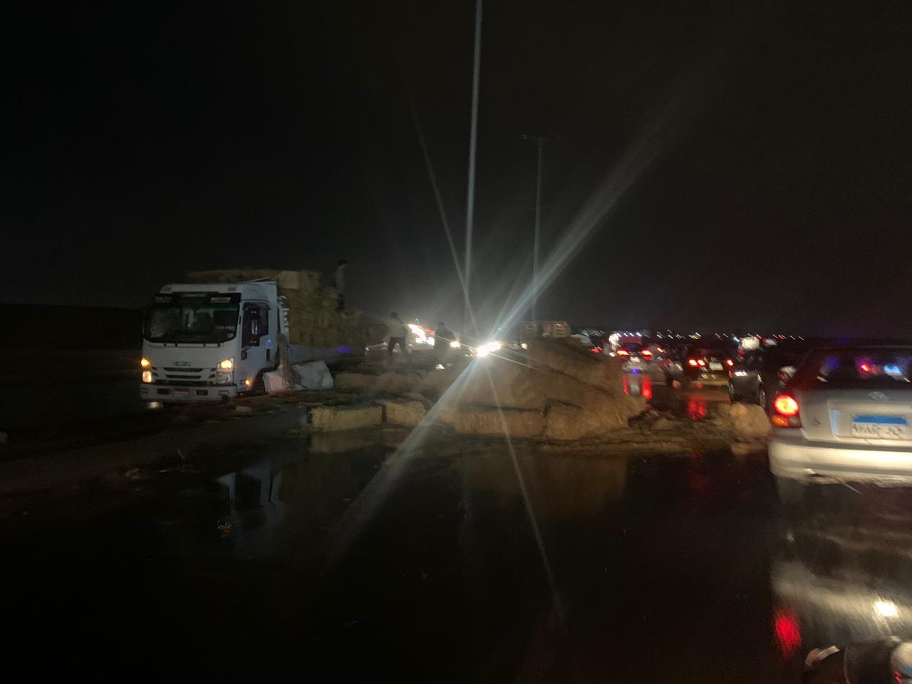 زحام بسبب الحادث زحام بسبب الحادث