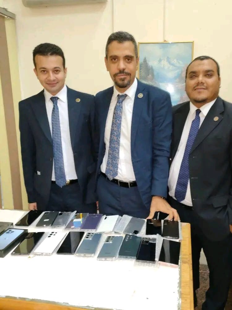 تهريب 21 تليفون محمول تهريب 21 تليفون محمول