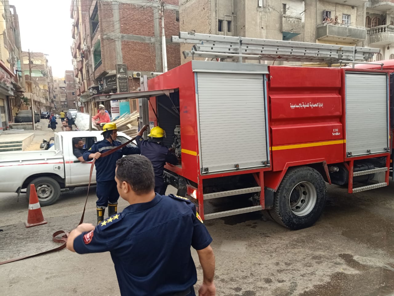 جانب من عملية الإخلاء بحى ثان الإسماعيلية (2) جانب من عملية الإخلاء بحى ثان الإسماعيلية (2)