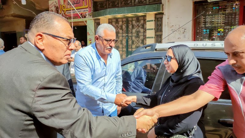 محافظ الشرقية يؤدي واجب العزاء والمواساة لنائبة المحافظ في وفاة والد زوجها (3) محافظ الشرقية يؤدي واجب العزاء والمواساة لنائبة المحافظ في وفاة والد زوجها (3)