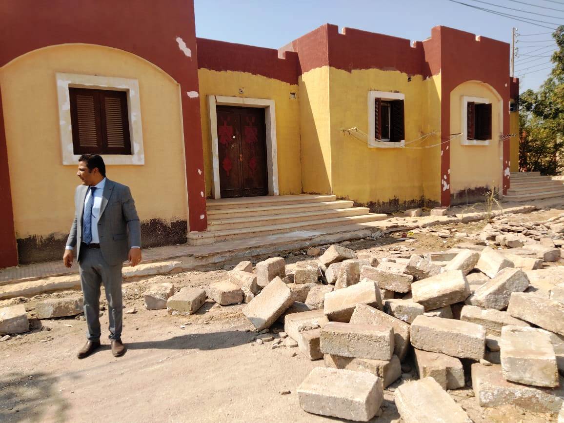 جانب من أعمال تطوير قريتى النسيج بحى الكوثر (5) جانب من أعمال تطوير قريتى النسيج بحى الكوثر (5)