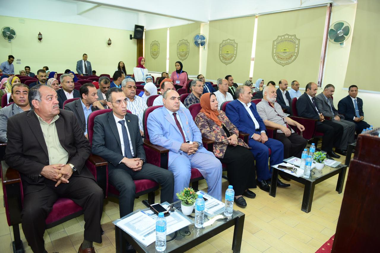 جانب من حضور ملتقى التوظيف بكلية العلوم (2) جانب من حضور ملتقى التوظيف بكلية العلوم (2)
