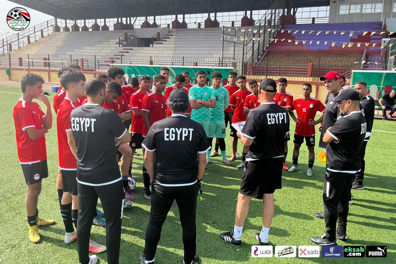 تدريبات المنتخب (3) تدريبات المنتخب (3)
