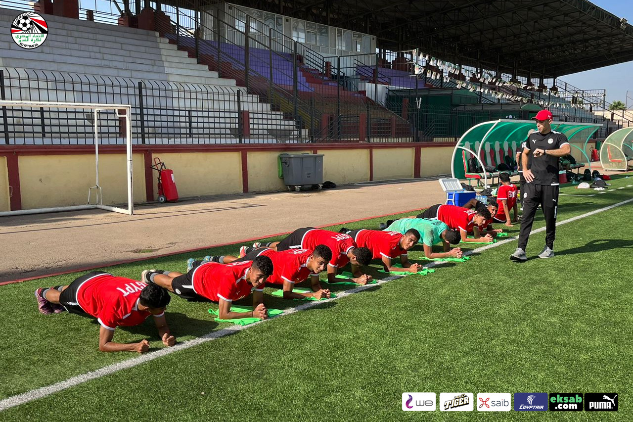 تدريبات المنتخب (2) تدريبات المنتخب (2)