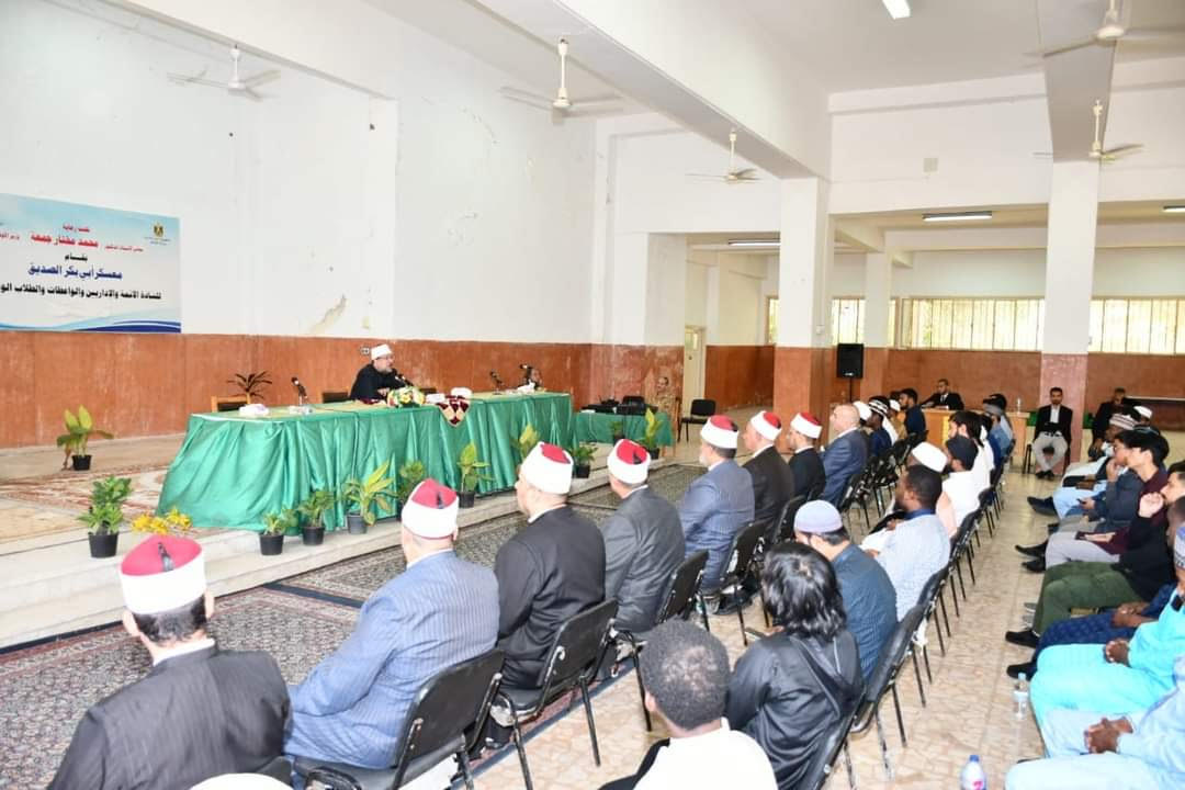 وزير الأوقاف يلتقى بالطلاب الوافدين (2) وزير الأوقاف يلتقى بالطلاب الوافدين (2)