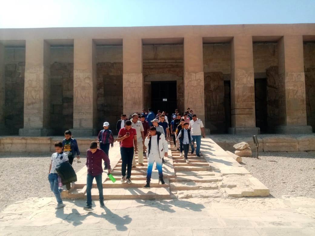جانب من الرحلات السياحية لطلاب المدارس بسوهاج  (3)