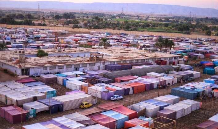 نصب الخيام حول دير مارجرجس نصب الخيام حول دير مارجرجس