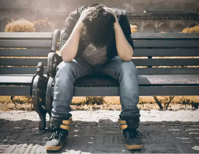 غير صحي عاطفيا
