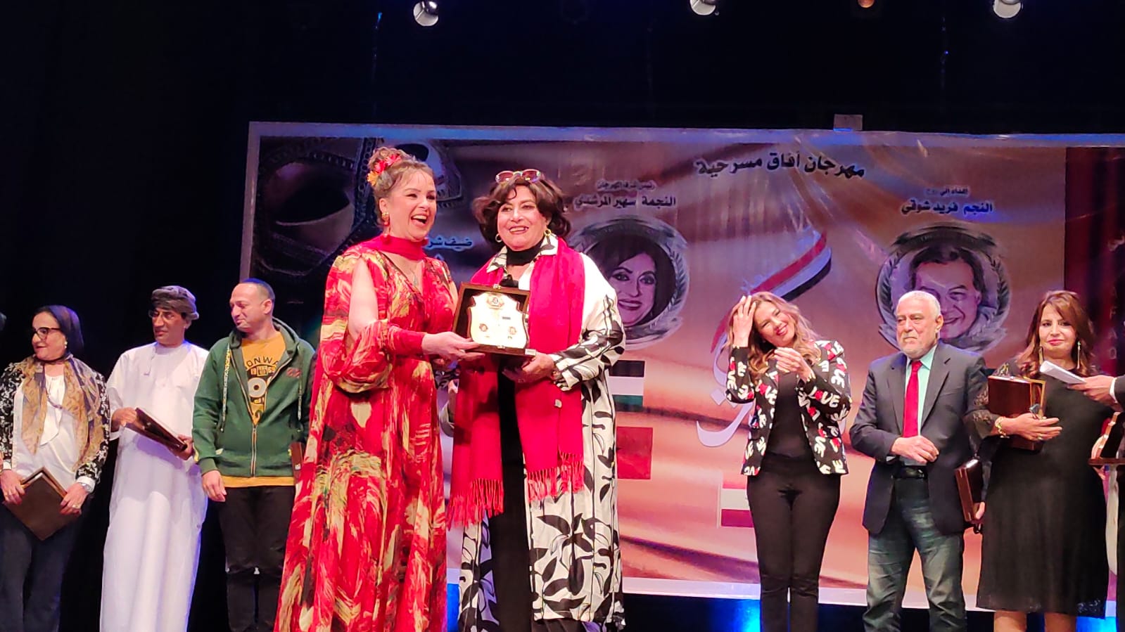 مهرجان أفاق مسرحية يكرم النجمة سهير المرشدى (4) مهرجان أفاق مسرحية يكرم النجمة سهير المرشدى (4)