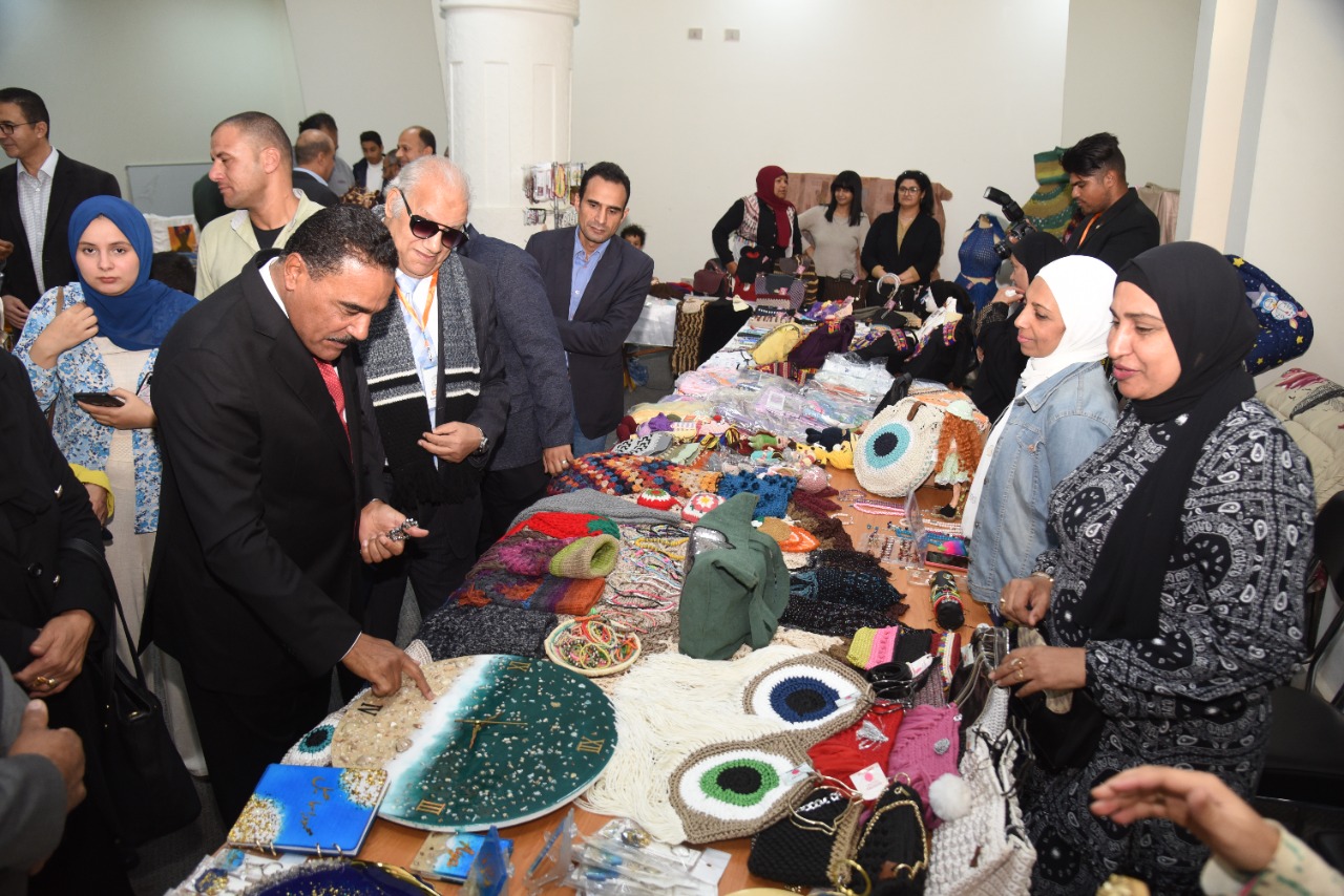 فعاليات المهرجان الدولي الأول للإبداع الأدبى والفنون (7) فعاليات المهرجان الدولي الأول للإبداع الأدبى والفنون (7)