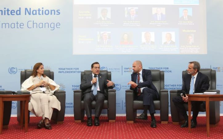 وزير البترول يعرض خطط تحسين كفاءة الطاقة وزير البترول يعرض خطط تحسين كفاءة الطاقة