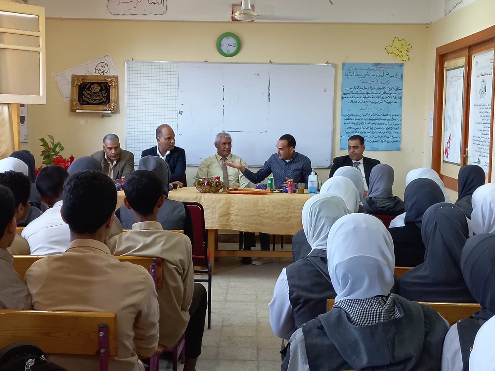 آثار جامعة الأقصر تنظم قافلة للتوعية بمخاطر التغيرات المناخية آثار جامعة الأقصر تنظم قافلة للتوعية بمخاطر التغيرات المناخية