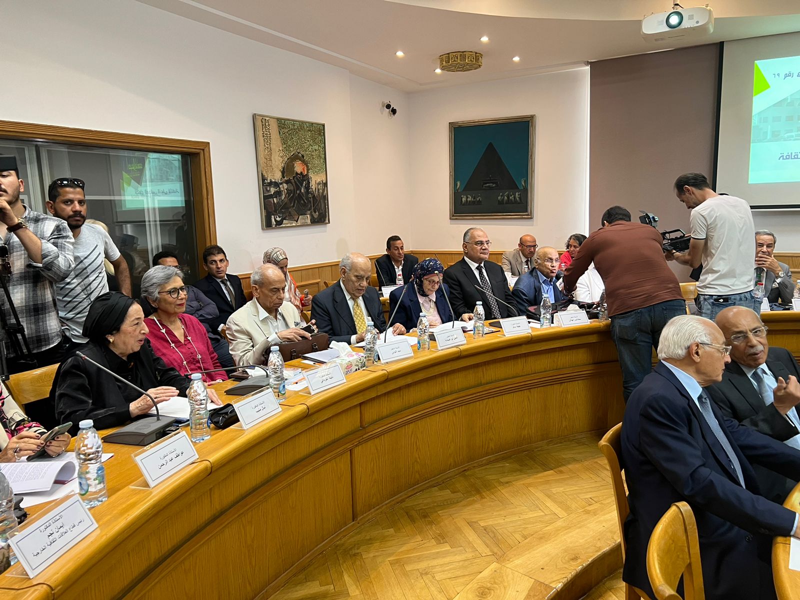 قائمة الحاصلين على جوائز الدولة التشجيعية