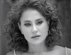  الفنانة السورية ديما قندلفت