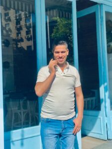 الشاب محمود عبد الفتاح