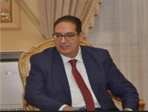 الأستاذ الدكتور محمد سامي عبد الصادق، رئيس جامعة القاهرة