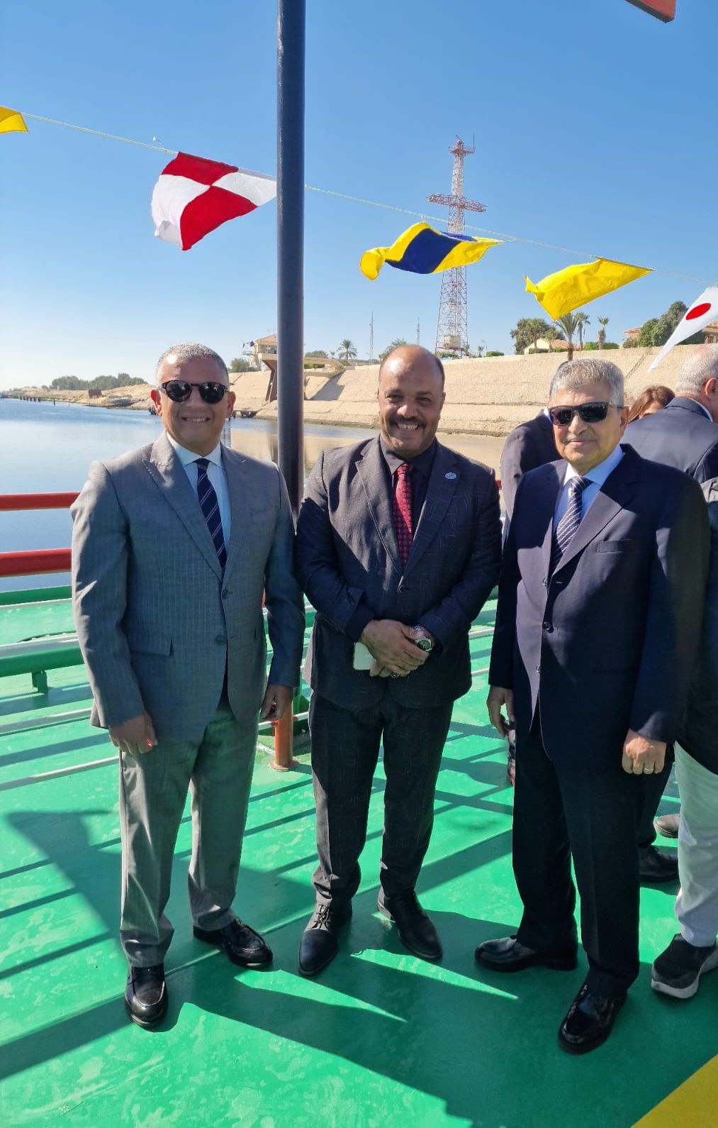 الفريق/ اسامة ربيع رئيس هيئة قناة السويس يمين الصورة اللواء طيار / اكرم محافظ الإسماعيلية يسار الصورة
المهندس / اسامة عزام رئيس مجلس إدارة شركة التنمية للمشروعات المتكاملة