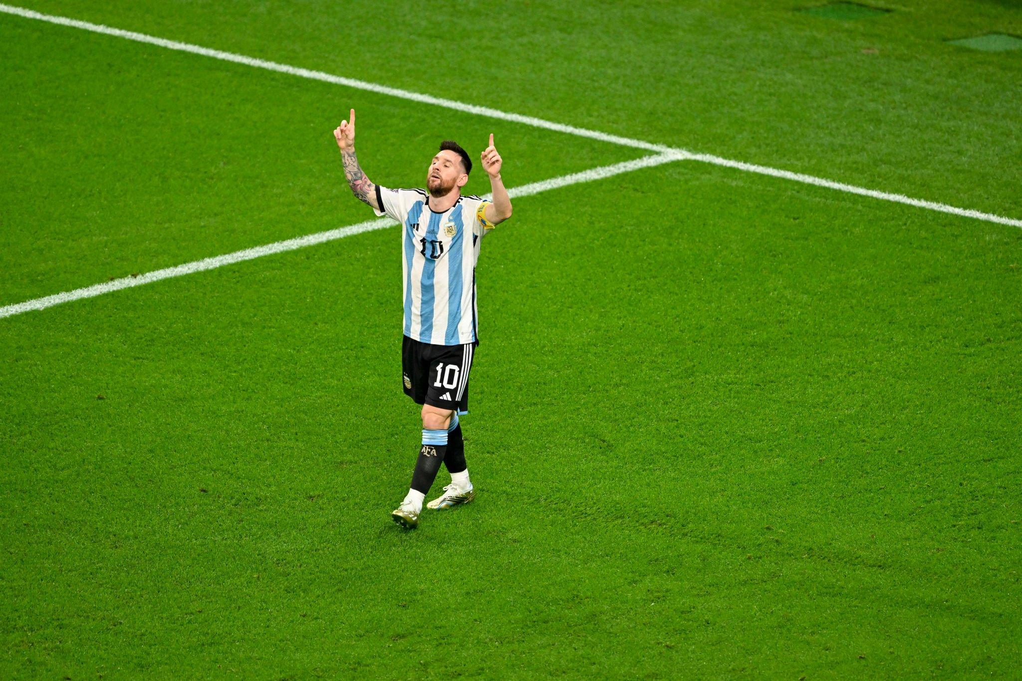 صراع الهدافين يشتعل في مونديال 2026: موهبة كندية تلاحق الأسطورة ميسي