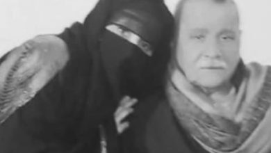 الكاتبة إنجي الشيمي مع والدها